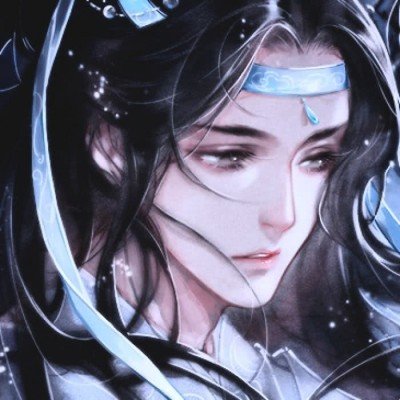 西瓜摊上 老板戴手套用牙签剔瓜籽
